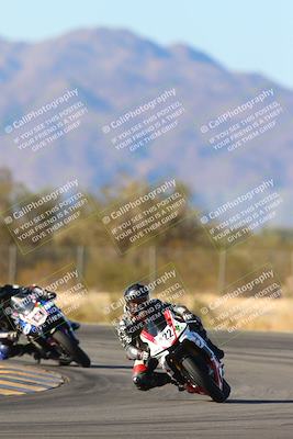 media/Jan-10-2025-CVMA Friday Practice (Fri) [[489e0da257]]/Group 4 and Trackday/Session 5 (Turn 7)/